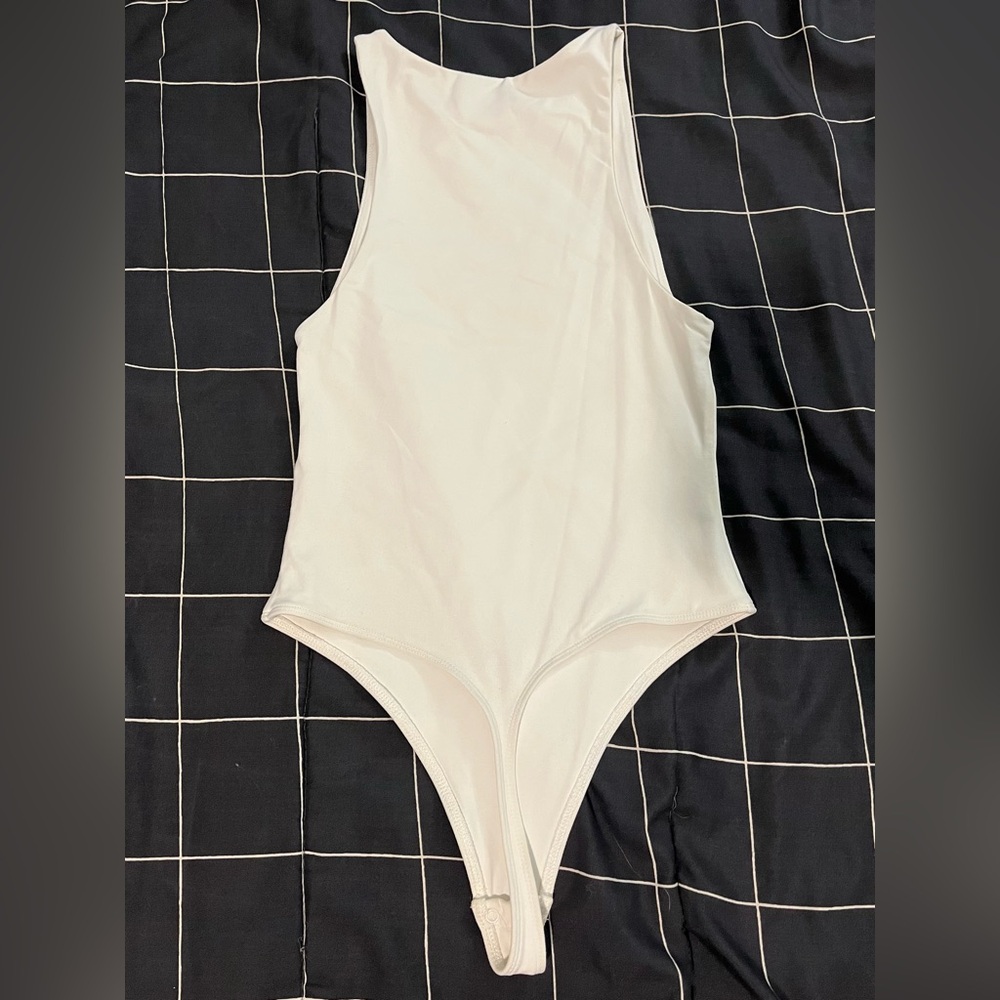 3 for $20 / Babaton Soft White Bodysuit - Picture 3 of 5